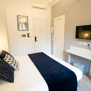 Archi Di 3* Rome